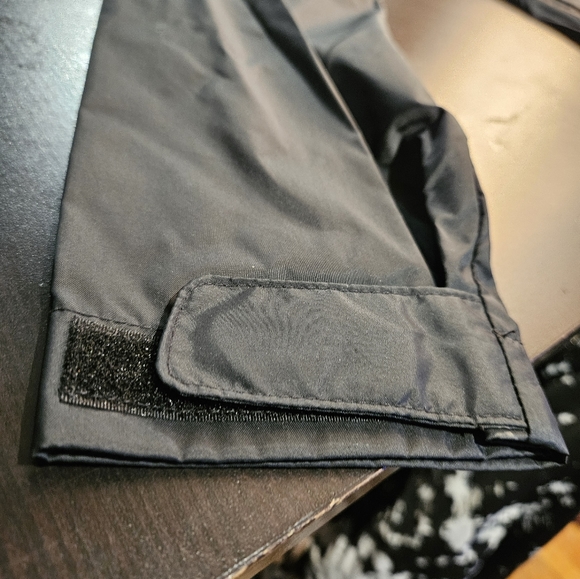 Columbia women's wind breaker rain jacket - Picture 5 of 16